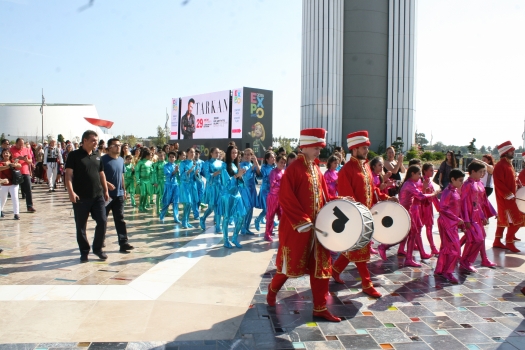 SOKAK GÖSTERİLERİ